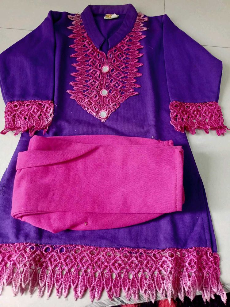 Unused Kids Woolen Kurta With Legging