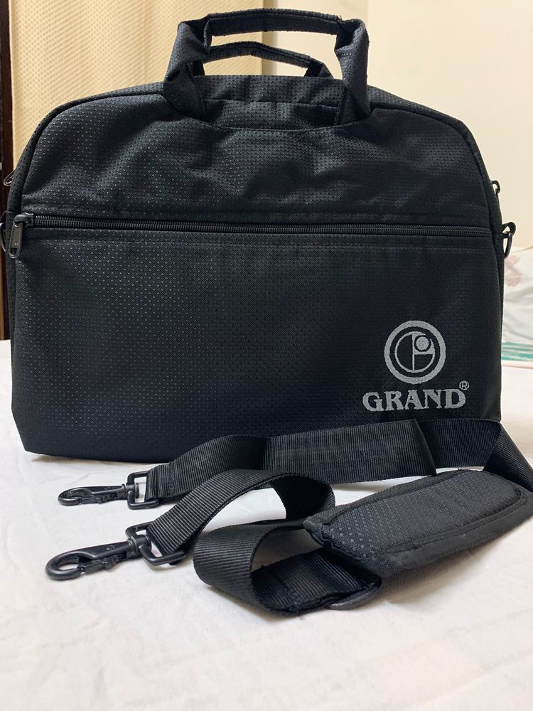 🆕Grand Black Laptop Bag