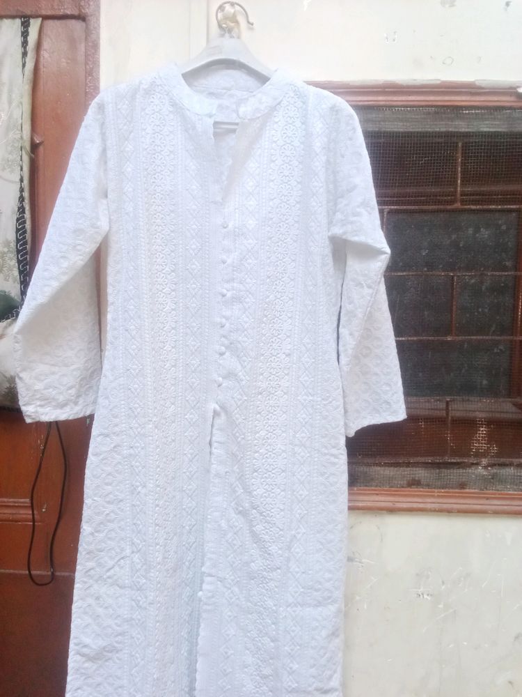 White Chikan Kari Kurta🤍