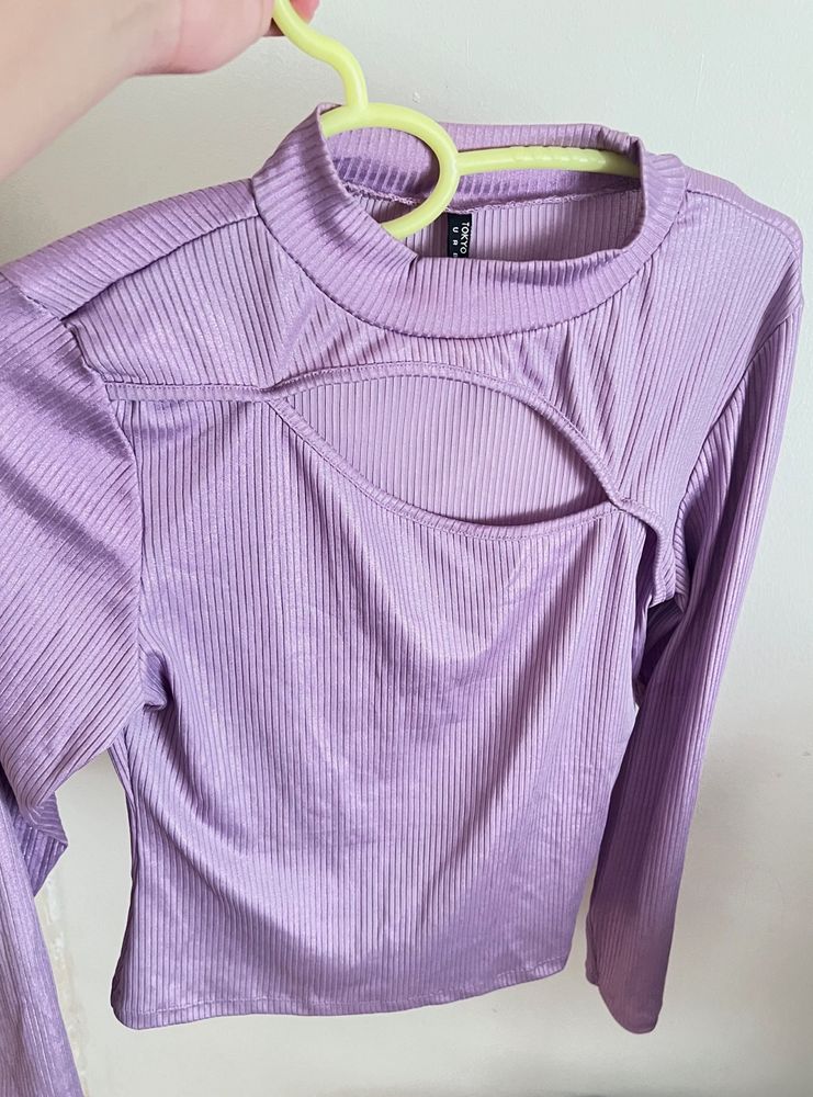 Fitted Lavender Top.