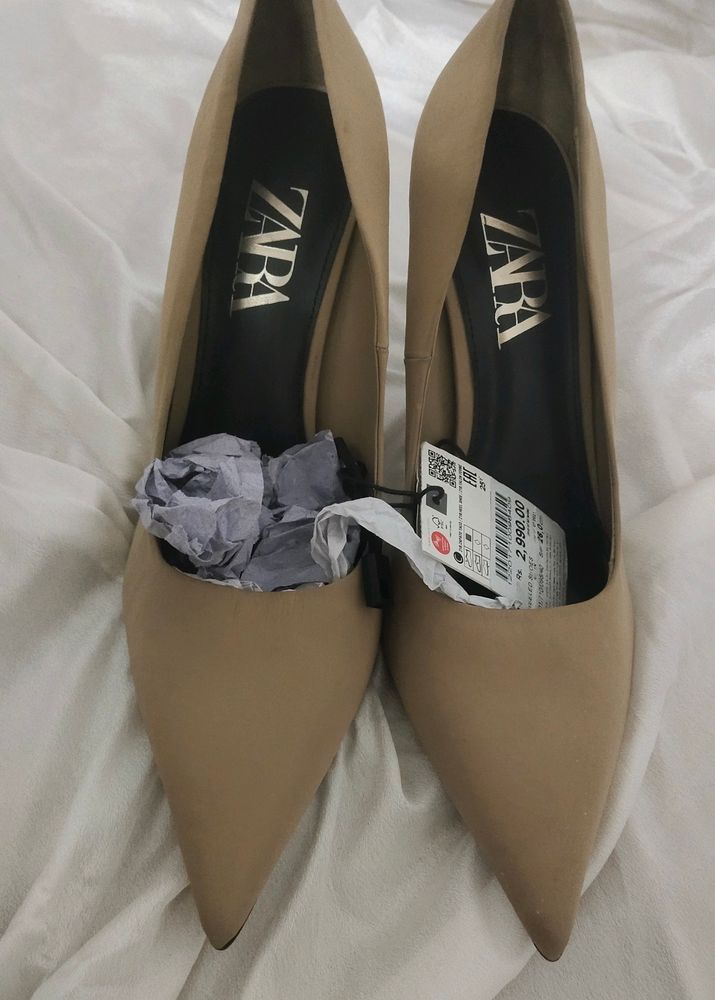 Zara Heels Size 40 But Can Fit 38,39 Also