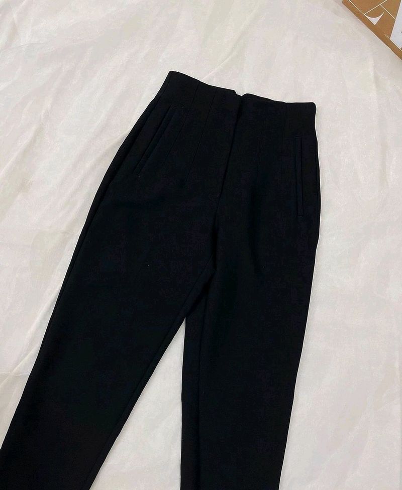 ZARA CARROT PANTS