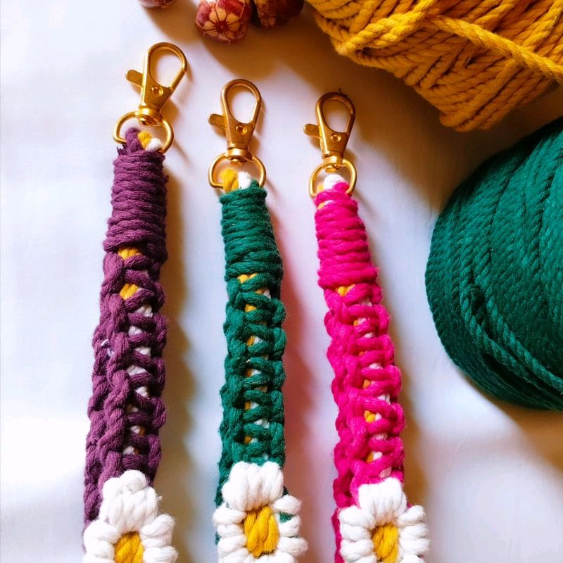 Daisy Flower Macrame Keychains