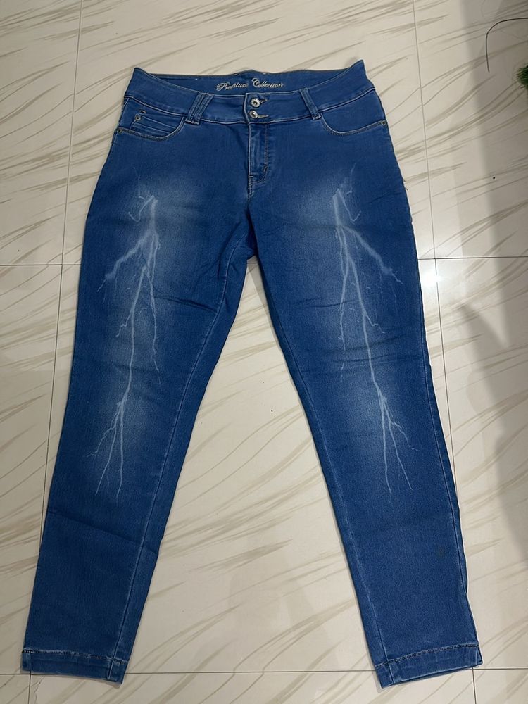 Women‘s Printed Blue Jeans