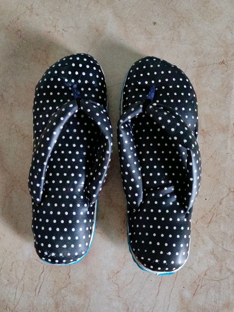 Women Slippers With Polka Dots