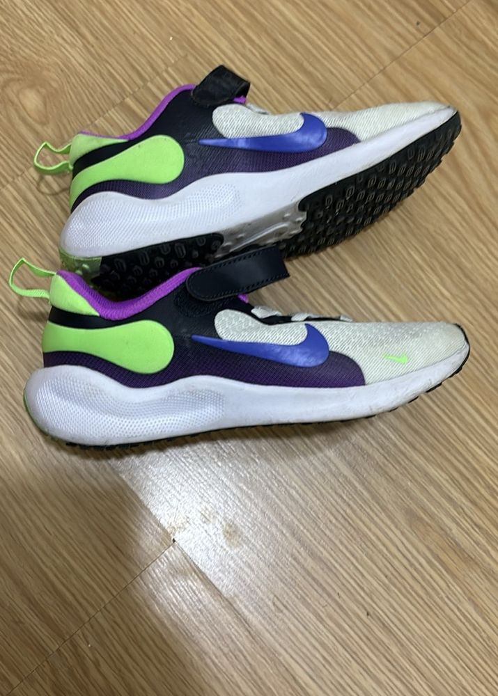 Kids 13.5C original Nike almost unused shoes