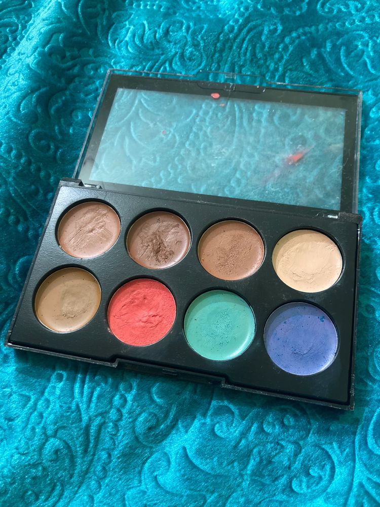 Contour And Concelar Palette