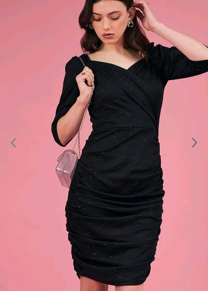 Dressberry Black Sweatheart Neck Sheath Dress