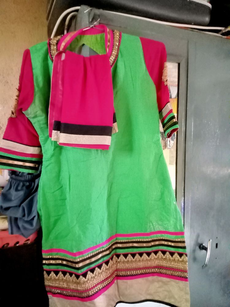 Green Kurti With Dupatta