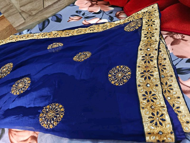 Beautiful Saree With Golden Border