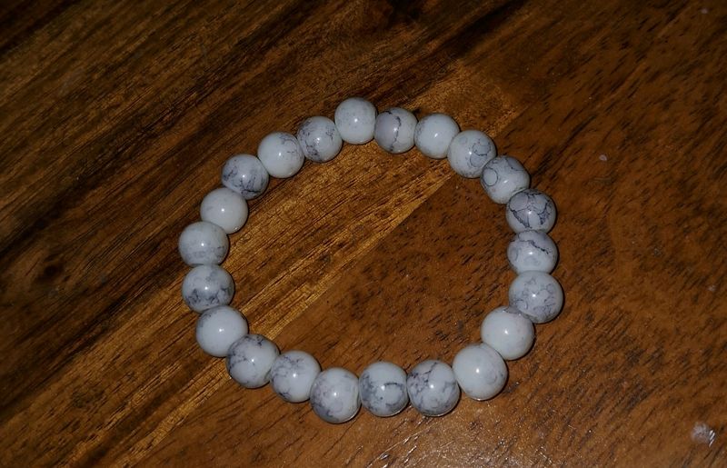 White Howlite Crystal Bead Bracelet