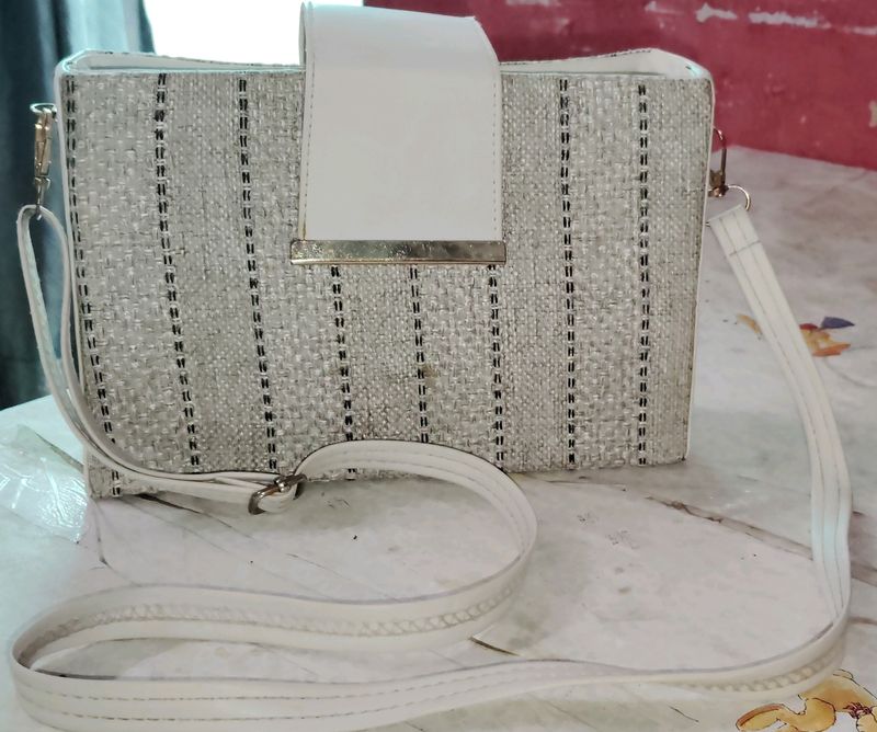 White HandBagb