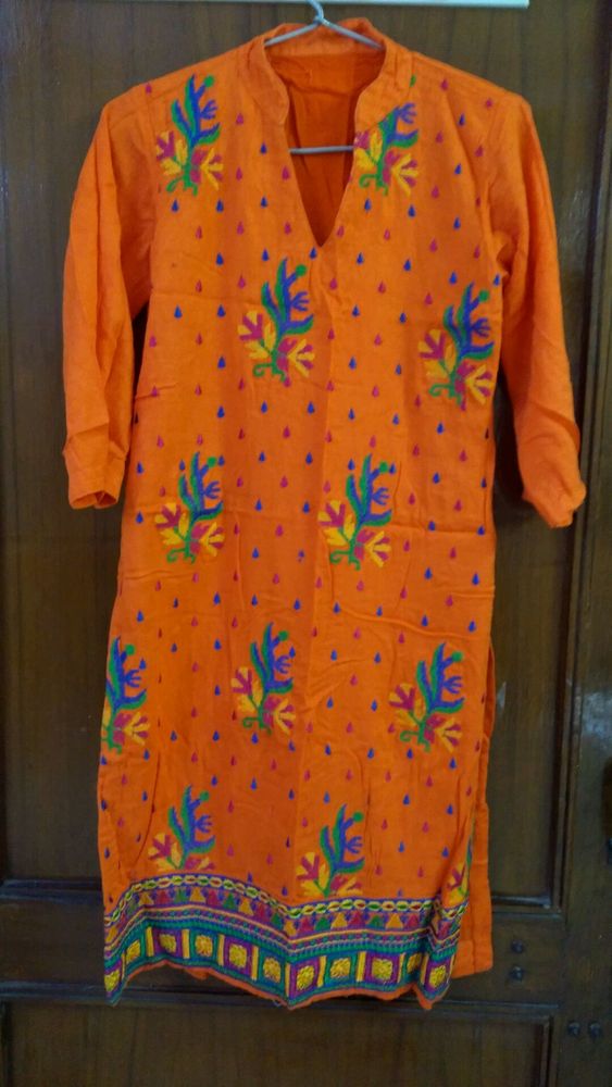 Embroidered kurta with pants