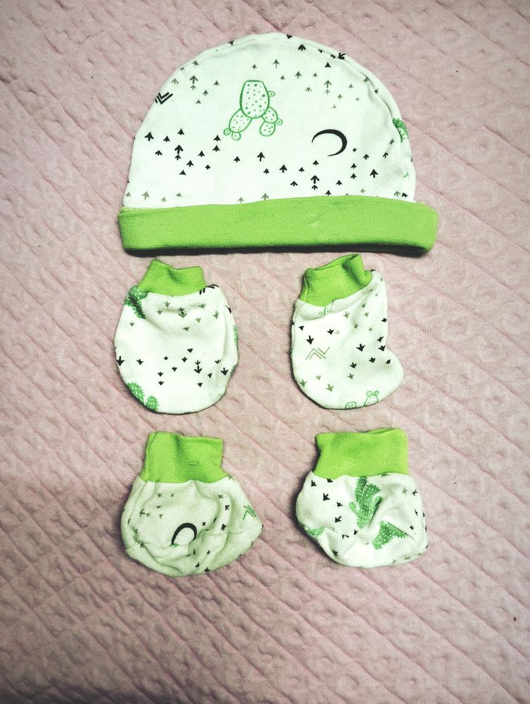 Baby Cap, Socks & Mittens Set💚