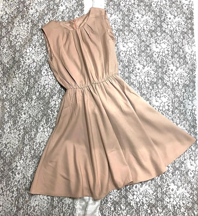 Refill Dusty Pink Coloured Dress With Zip Closure.