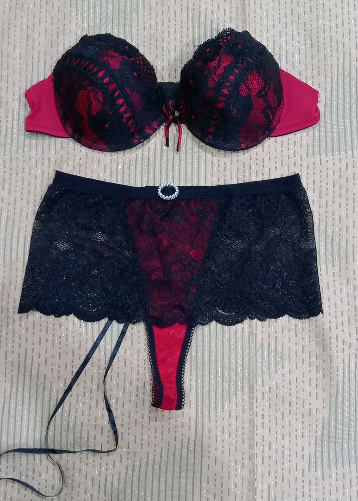 👙👙Red And Black Bra Panty Set ❤️‍🔥❤️‍🔥👙