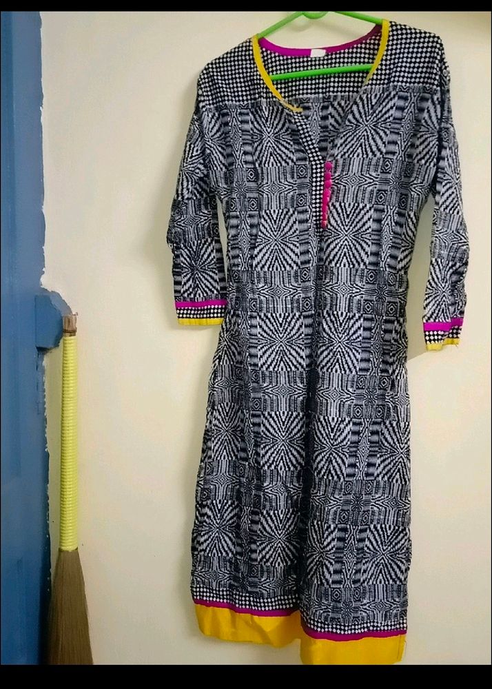 Black Kurti