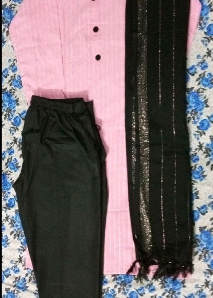 New/Unused Beautiful Pink Kurti Pant With Dupatta