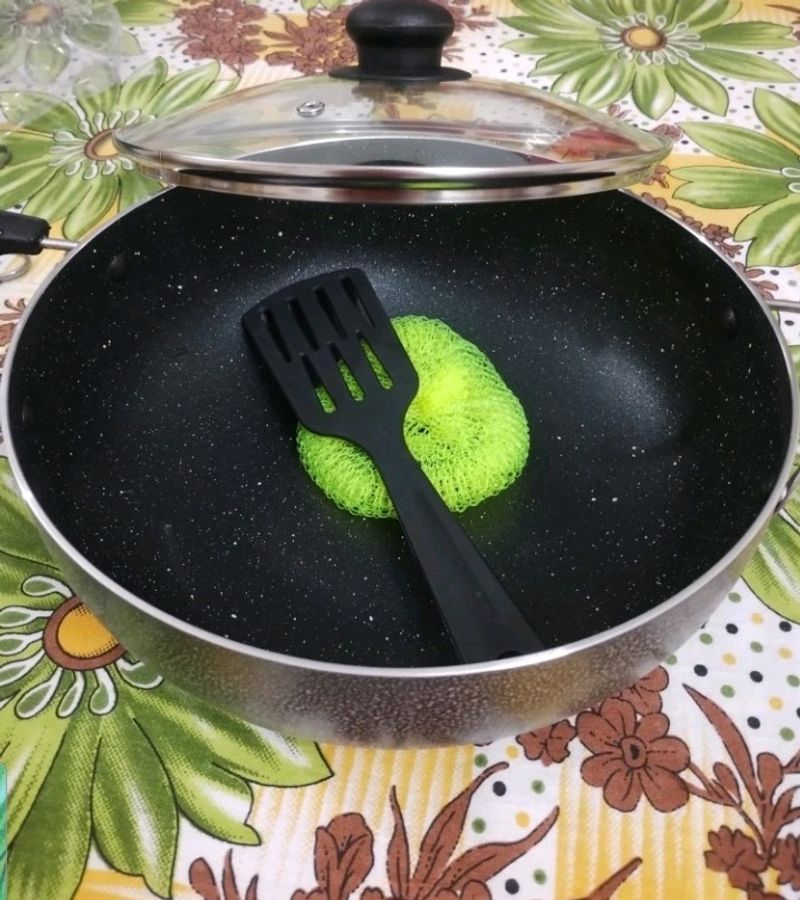 Non Stick Kadahi With Glass Lid