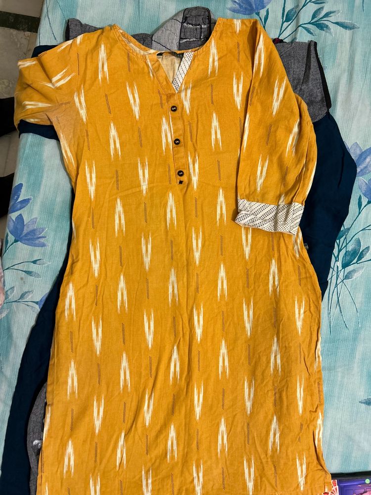 Set Of 4 Kurtis