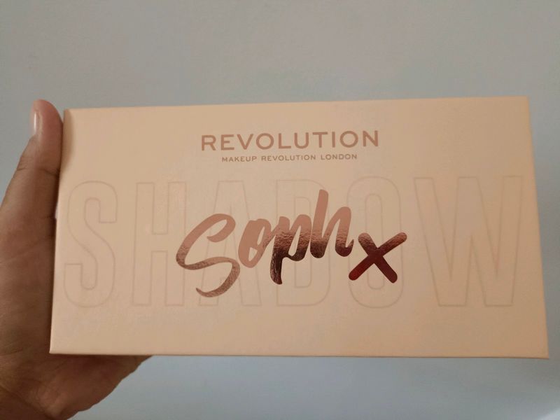 Makeup Revolution X Soph Eyeshadow Palette