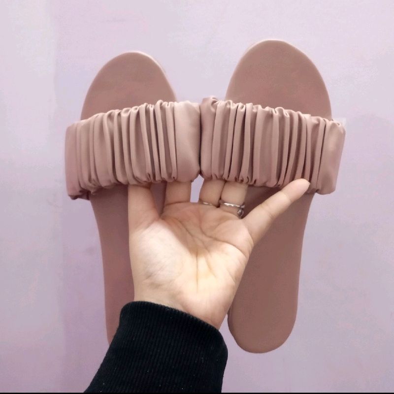 PRETTY PINK SLIPPER