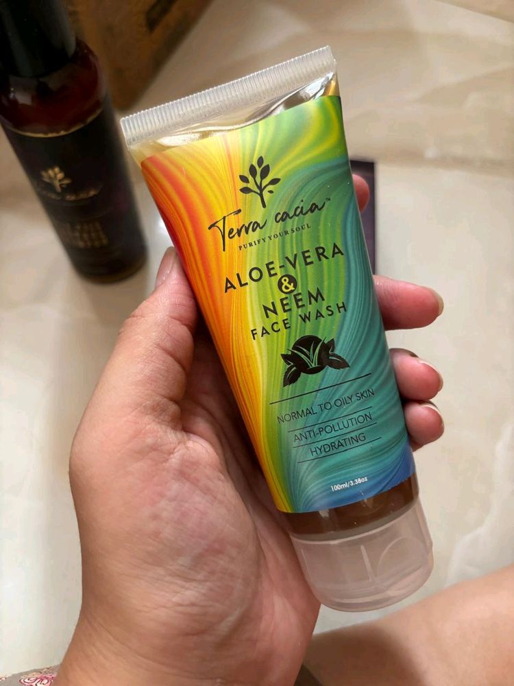 Terra Cacia Aloevera & Neem Face Wash