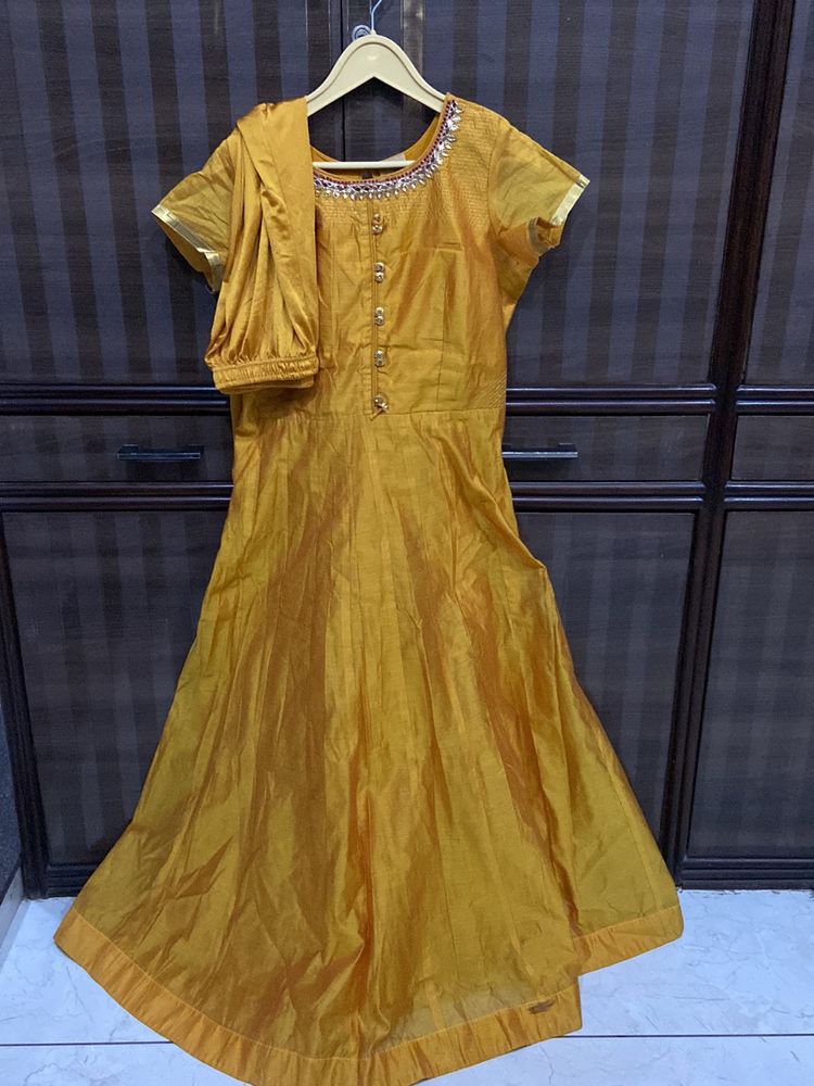 Mustard Gown!🧡🧡