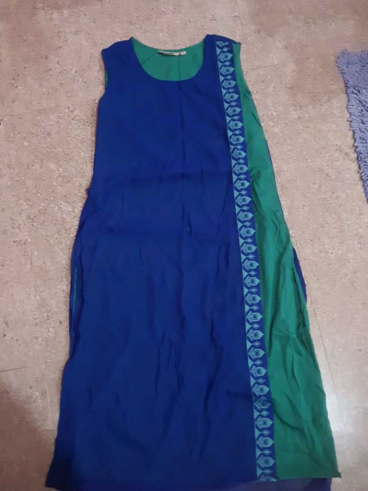 Sleeveless Kurta In ELectric Blue