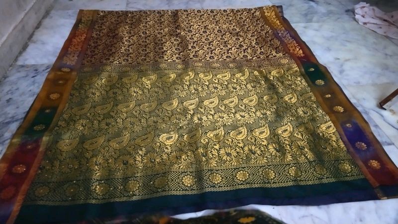 Pattu Saree Without Blouse