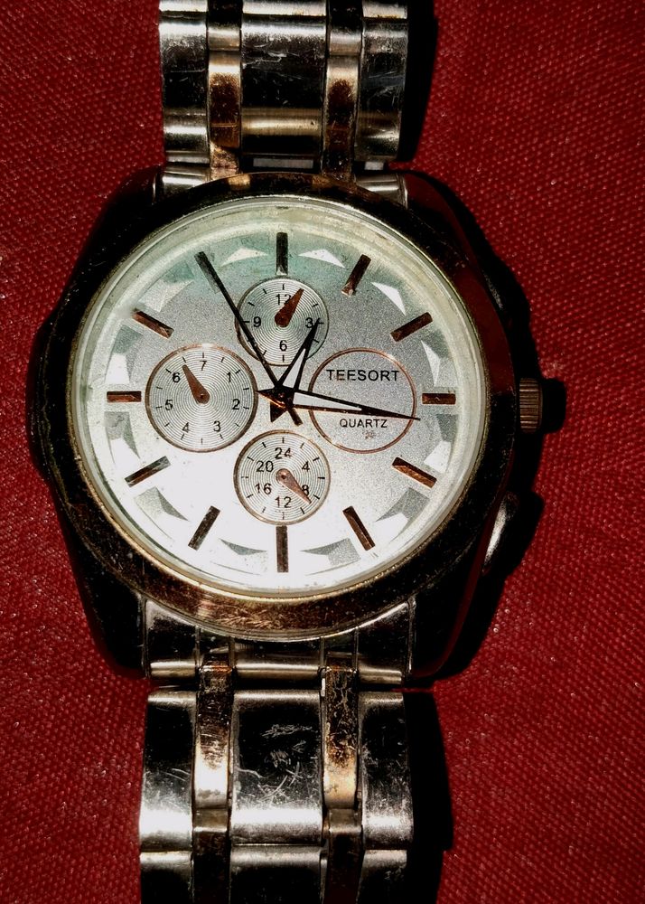 MEN BRANDED WATCH