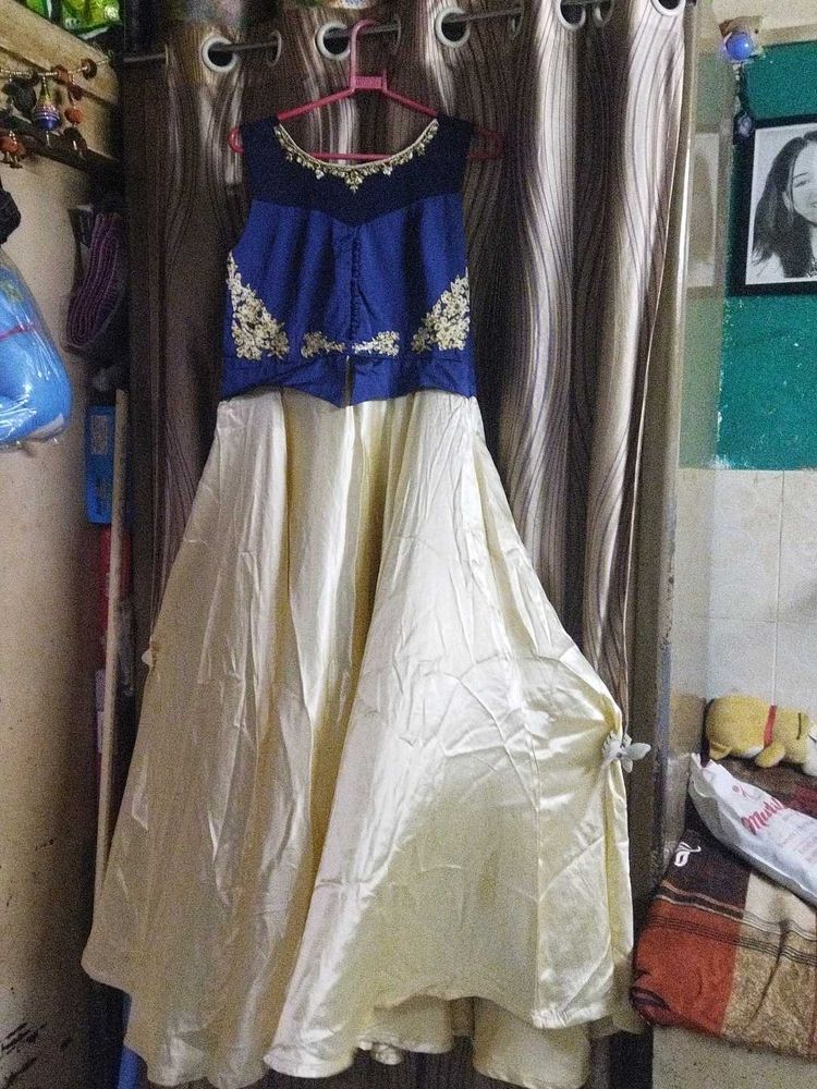 Gown To Wear In Festive Season