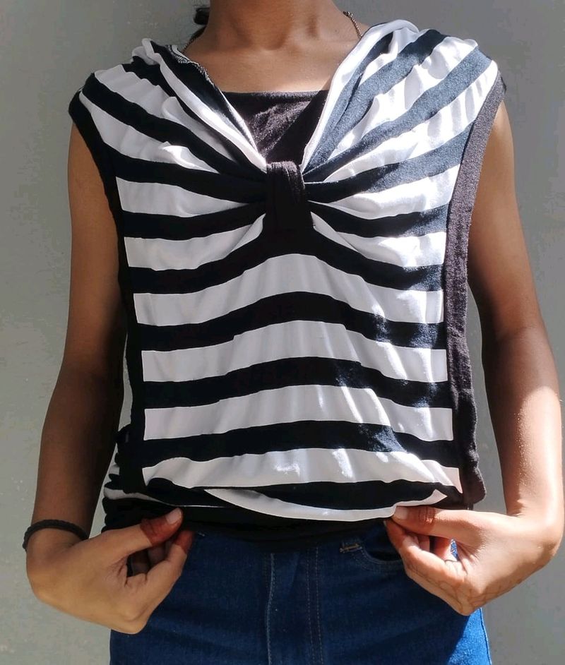 Black And White Stretchable Top