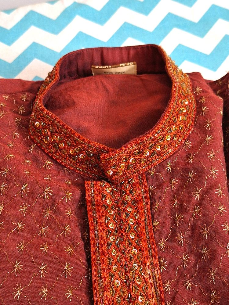 Manyavar Maroon Embroidered Kurta Size M