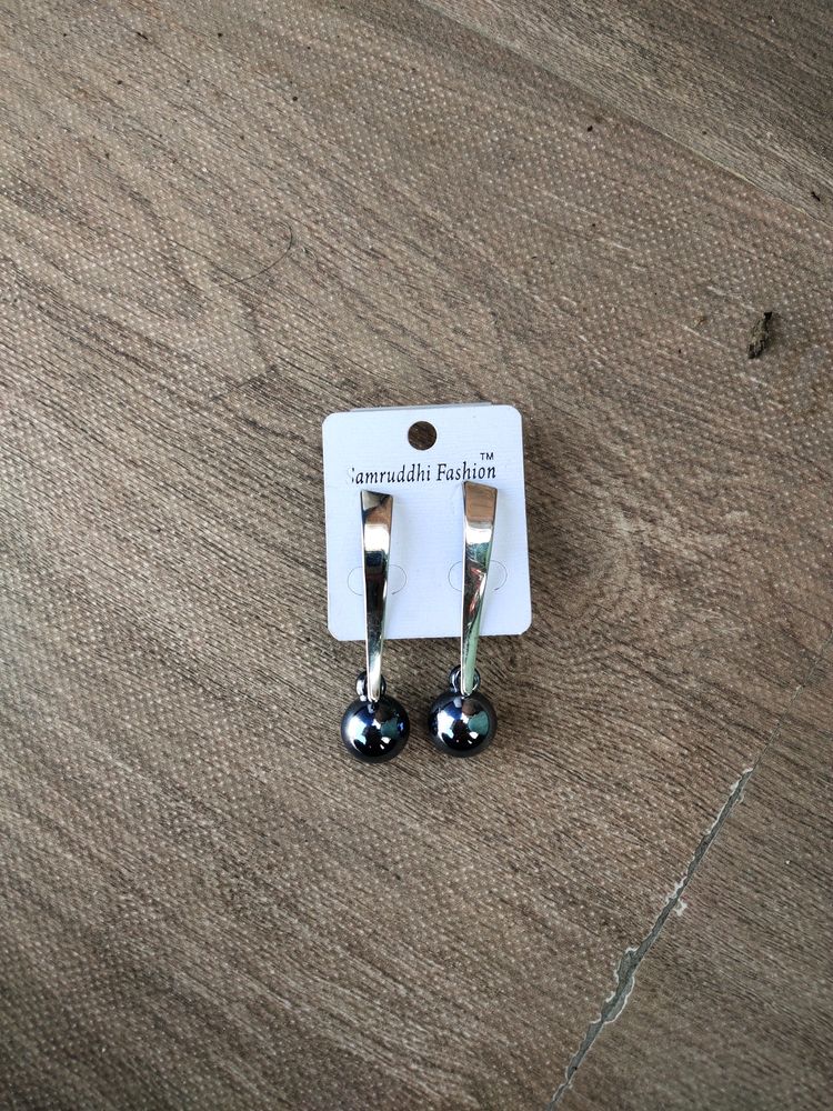 🥳New Earrings Available 🎉