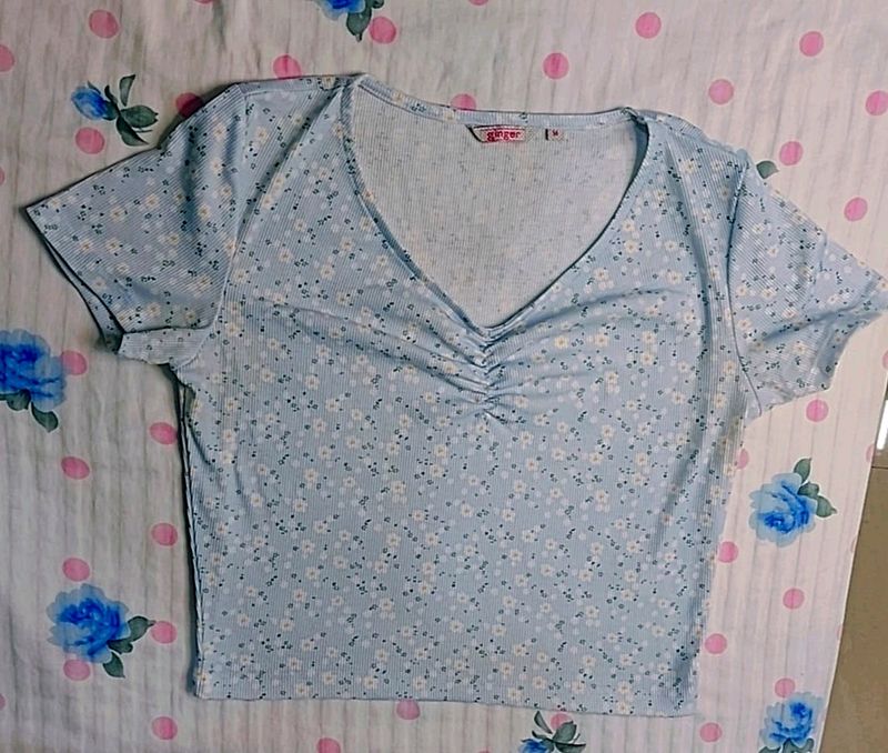 🎀 New Cute Powder Blue Crop Top 🎀