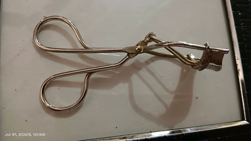 Eyelash Curler