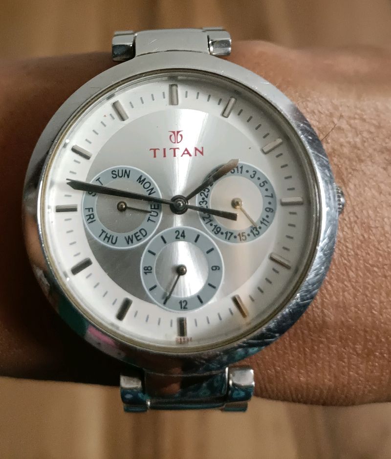 TITAN WRIST WATCH METAL BODY