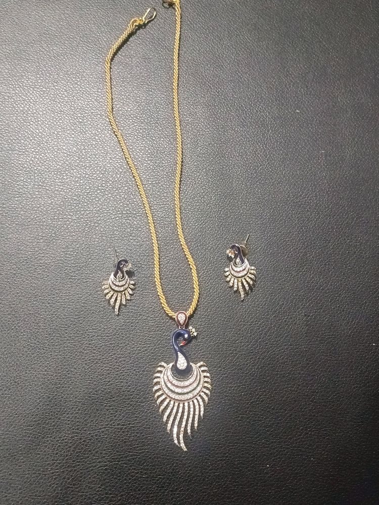 Peacock Design Pendent Set