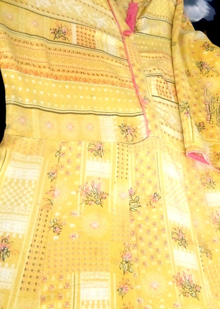 Round Floral Yellow Kurta