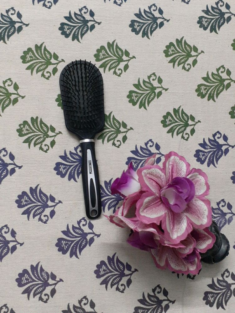 Black Cushioned Hair Brush