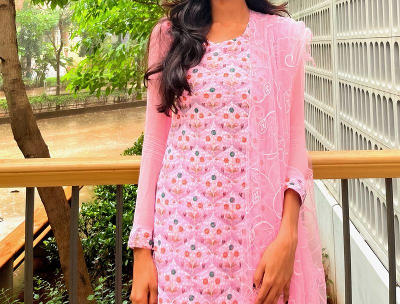 Pink Sticheted Kurta With Pant And Dupatta💖