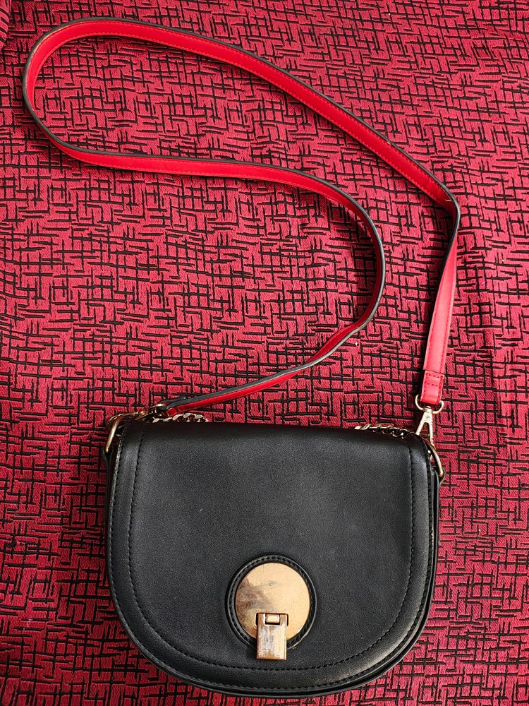 Forever21 Trendy Black Sling Bag😍😍🥴