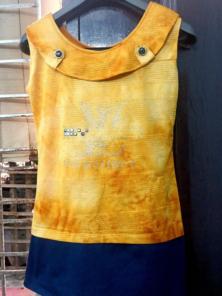 Beautiful Mustard Top