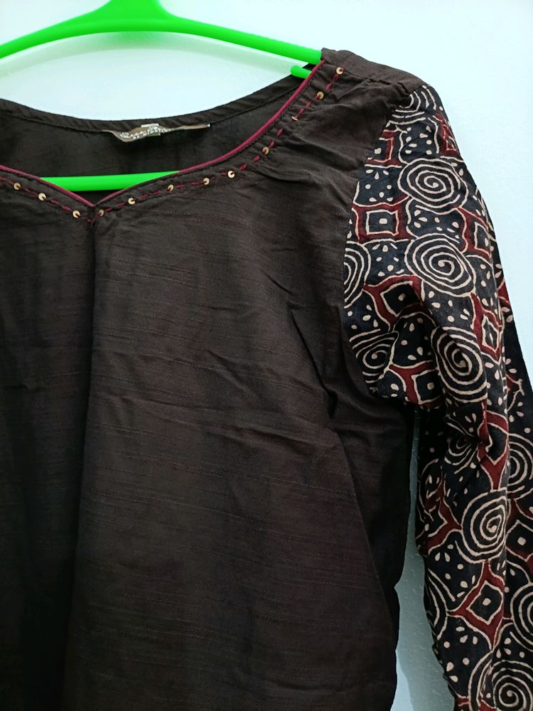 Cotton Silk Kurta With Ajrakh Sleeves