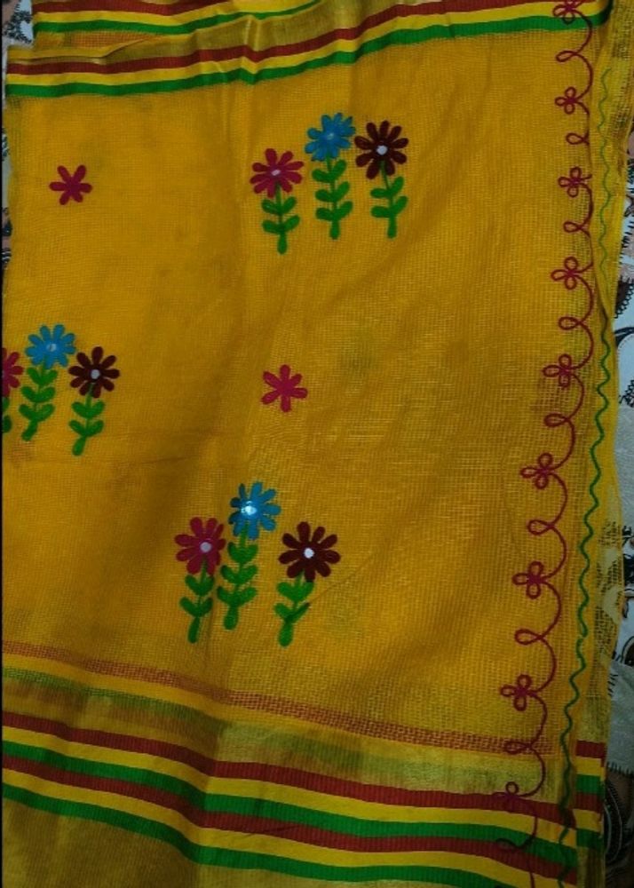 Beautiful Yellow  Saree With  Flower Embroidery