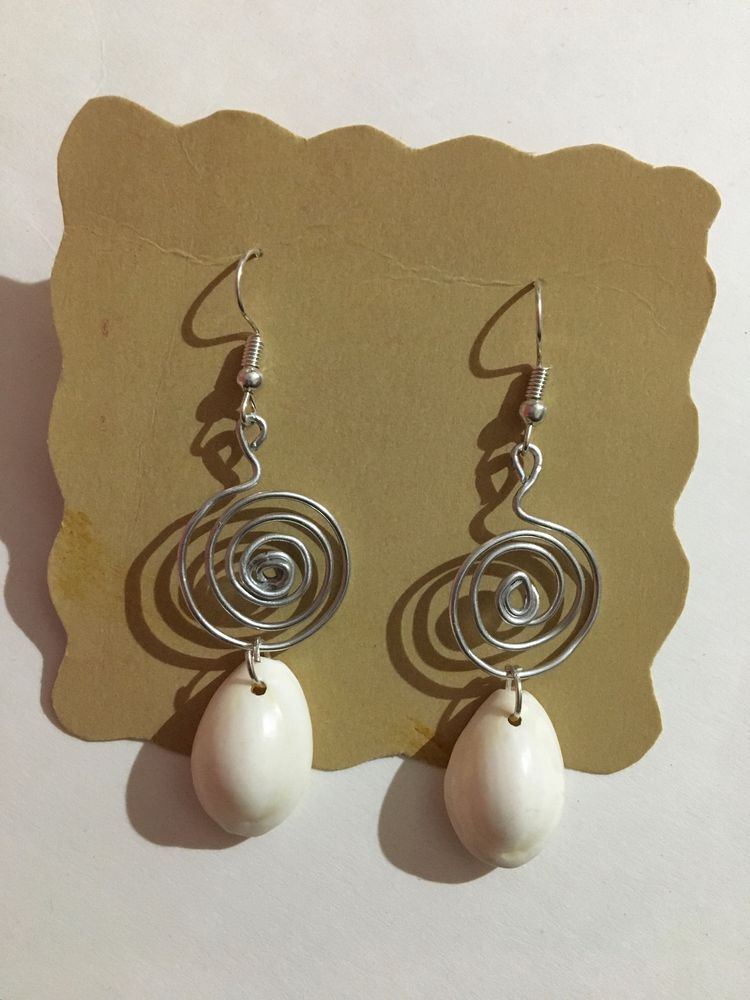 Silver Spiral With She’ll Dangling Earrings