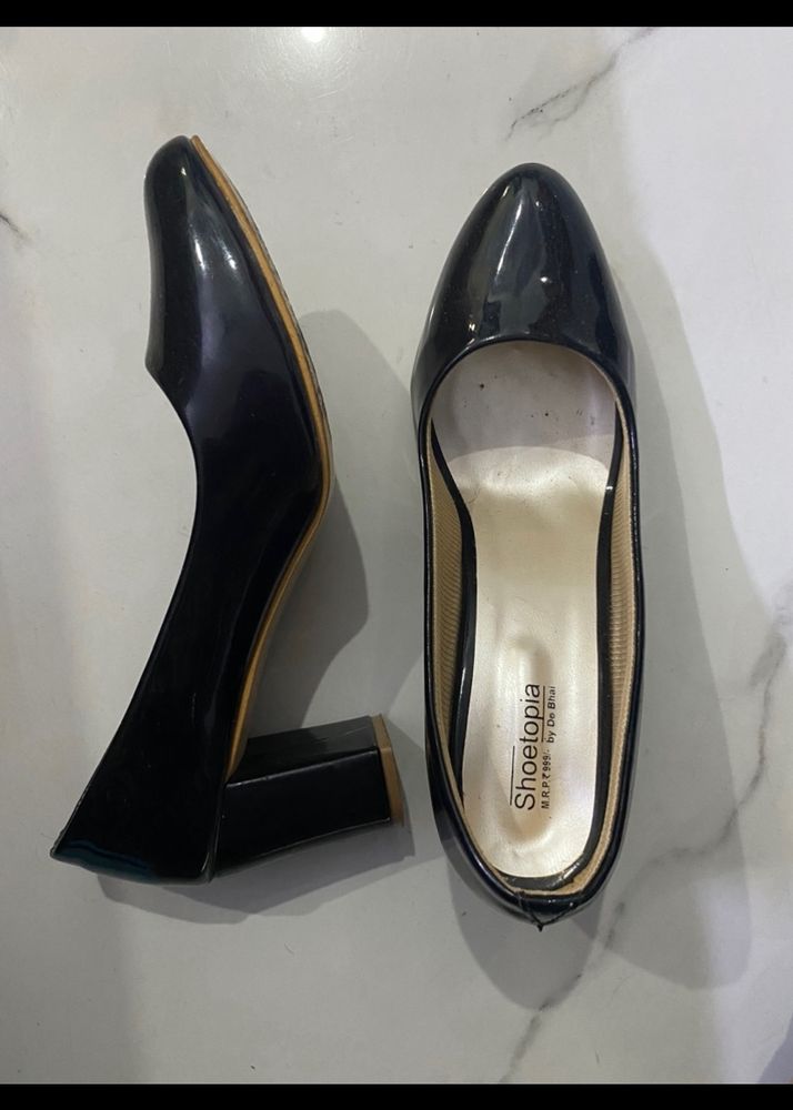 Shoetopia Black Pump Heel