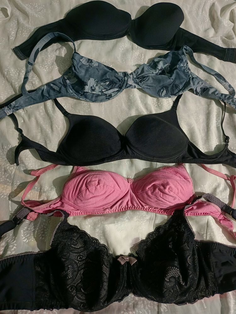 30rs Off 🚚3 Bras Mixed Size• padded