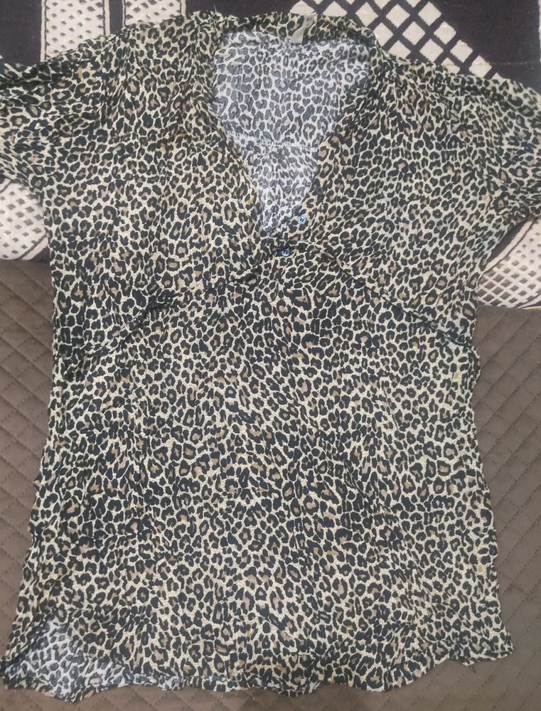 Gisl Tigerprint Top